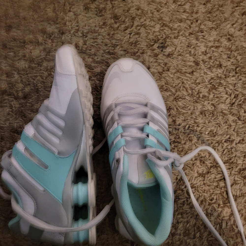 Womens nike shox